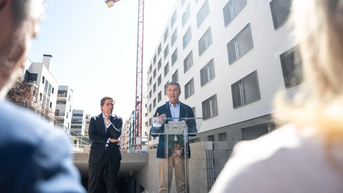 Feijóo promete construir un millón de viviendas y facilitar la compra de casa a jóvenes con avales y menos impuestos