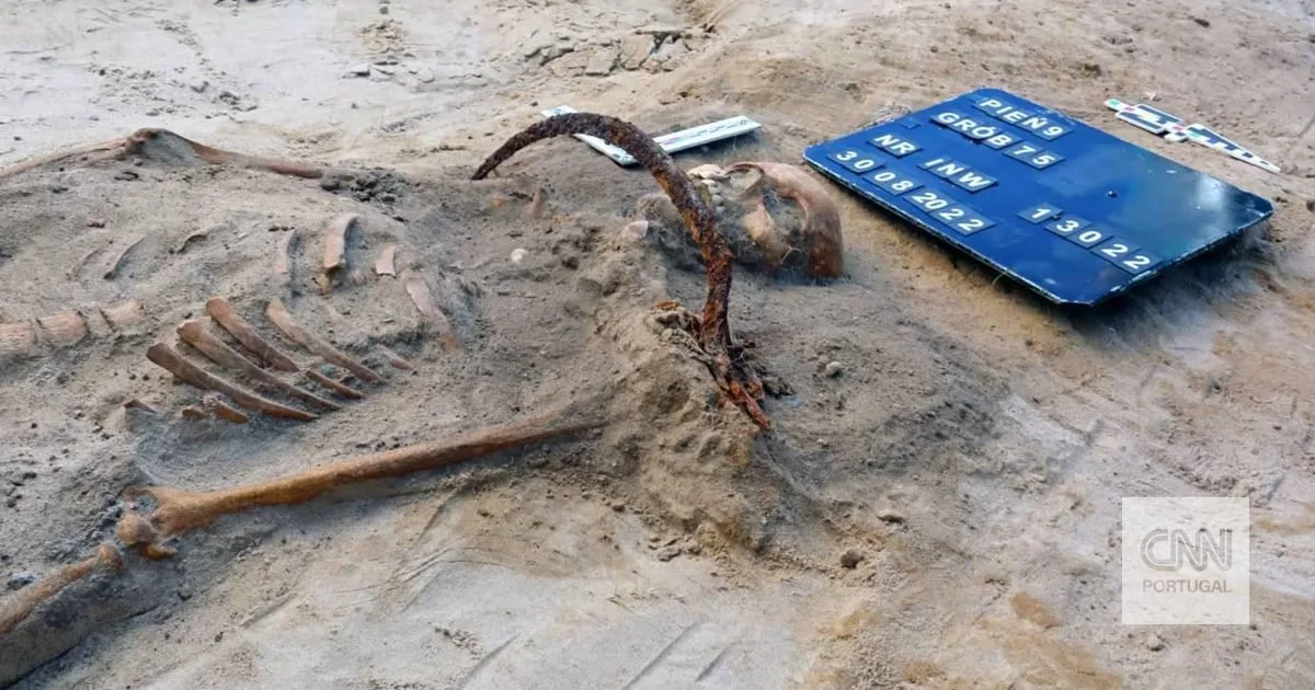Foi enterrada há 400 anos com uma foice sobre o pescoço. Porque tinham tanto medo dela?