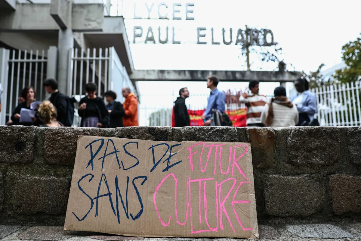 Primeros incidentes en Lyon, Rennes y Marsella durante las protestas masivas en Francia