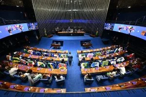 Fim da escala 6×1: entenda o que diz o texto e a regra de transição