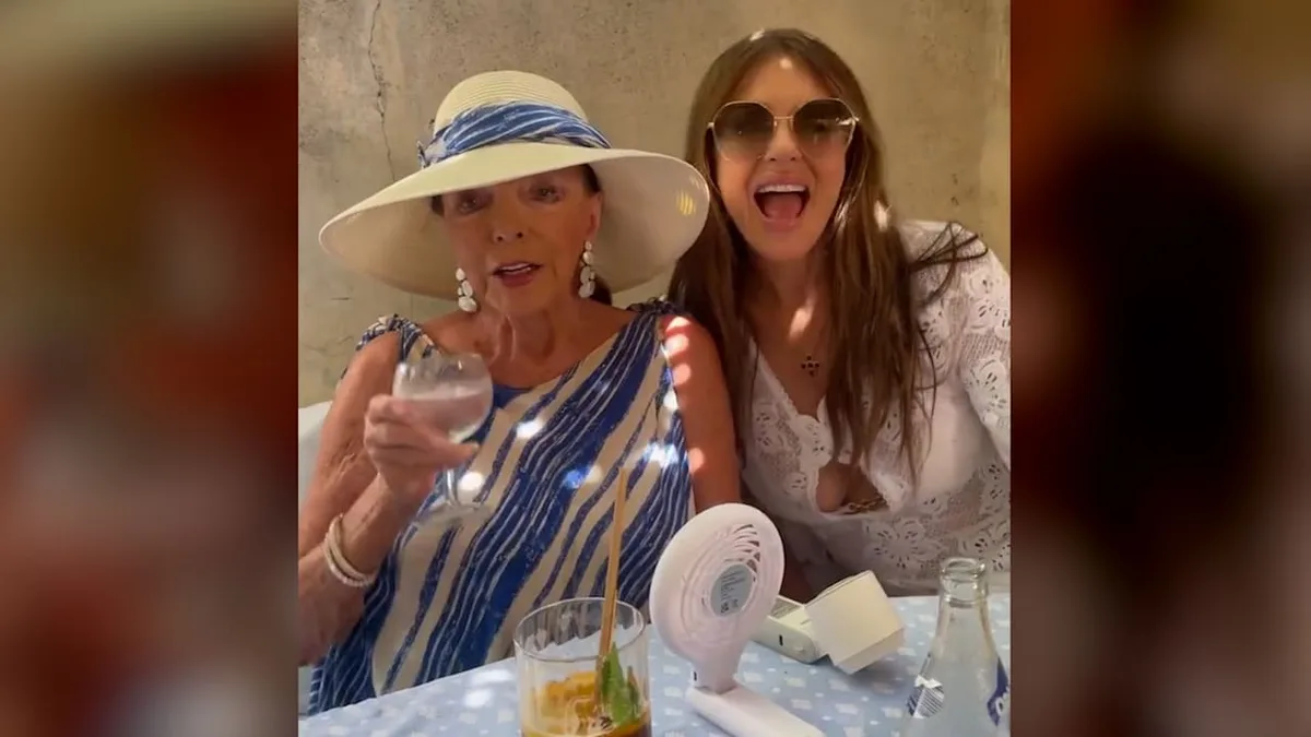 „Sie zahlt!“ - Joan Collins beim Luxus-Essen mit Elizabeth Hurley