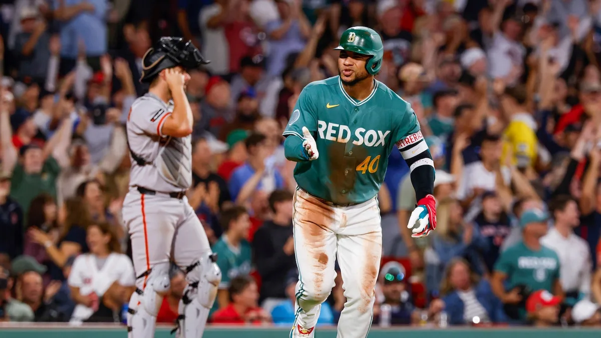 Willson Contreras hits 3-run homer, Red Sox outlast Giants 6-4 in Rafael Devers' return to Fenway