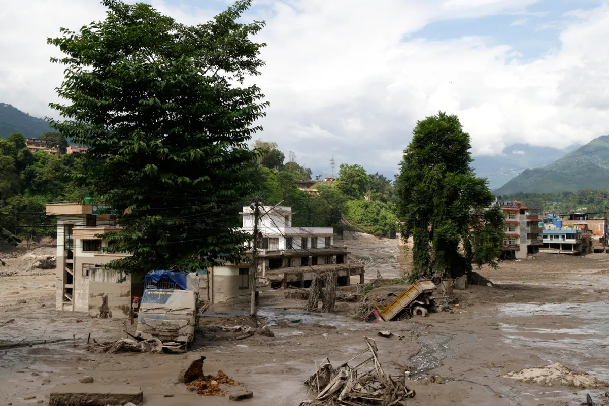 Nepal atribuye a un terremoto el origen de la riada masiva en la frontera con China