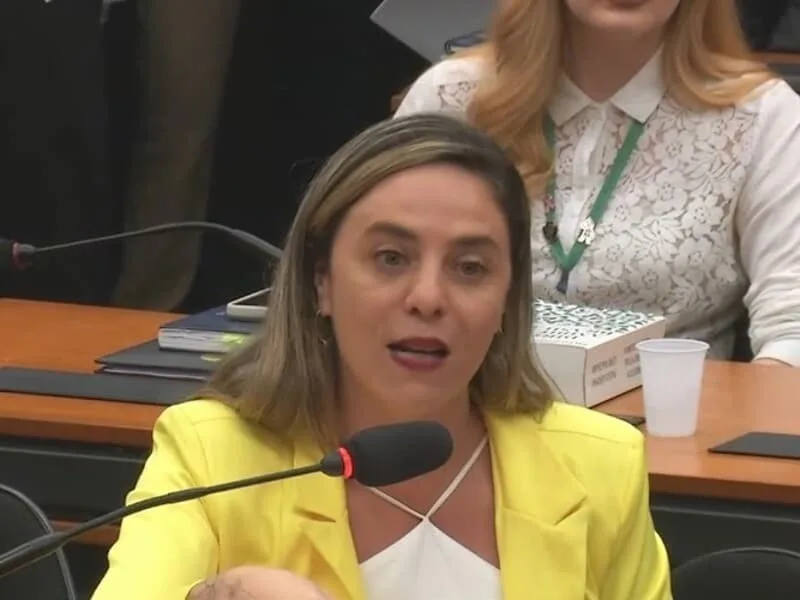 Fernanda Melchionna ironiza deputados: "Câmara do Brasil ou dos EUA?"