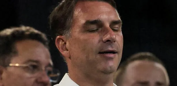 Ser amigo de ACM Neto e Vorcaro não torna Flavio Bolsonaro soteropolitano