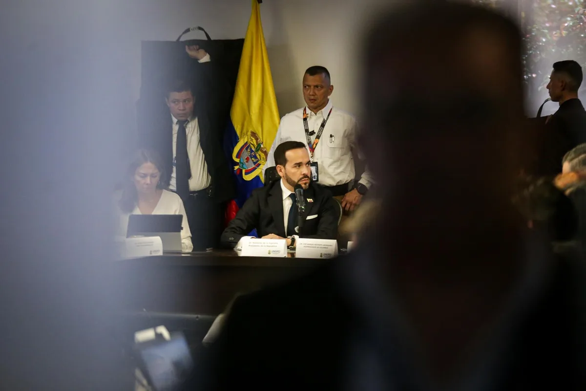 De La Espriella objeta una ley sobre cargos directivos por "razones de constitucionalidad"