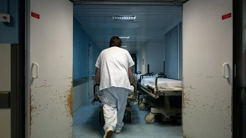 11 jours d'absence pour maladie dans le public contre 10,6 dans le privé: l'écart entre fonctionnaires et salariés n'a presque jamais été aussi faible, sauf à l'hôpital