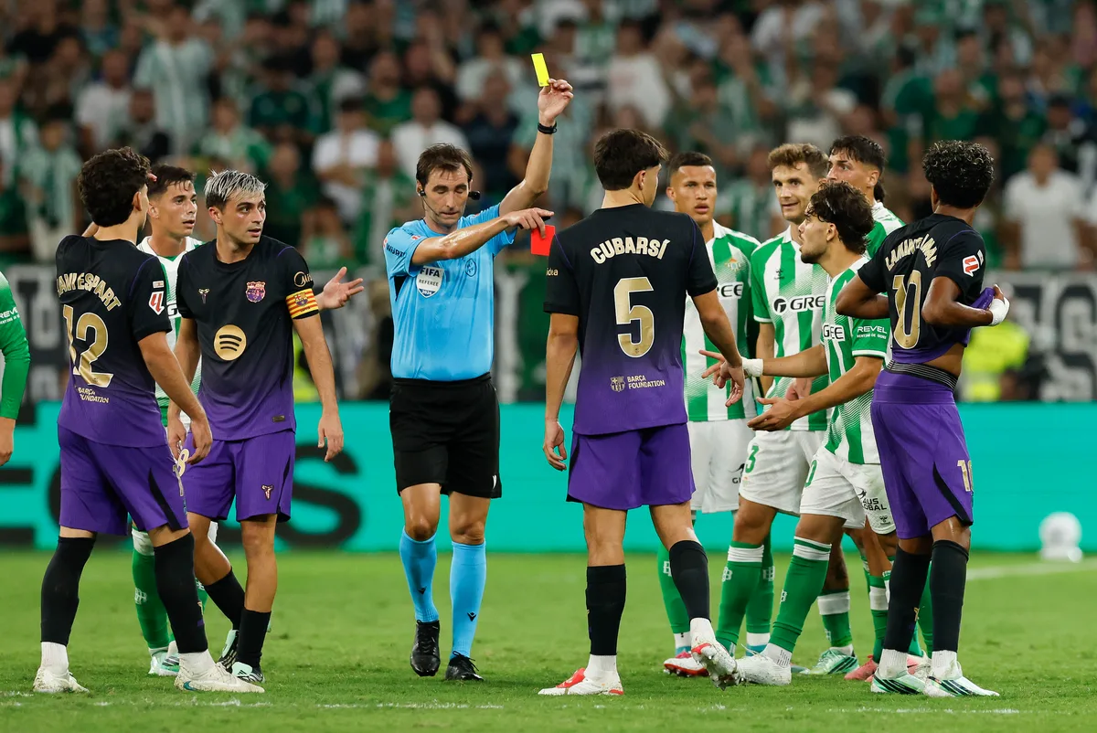 El Barça, con polémica y trifulca, vence al Betis en La Cartuja
