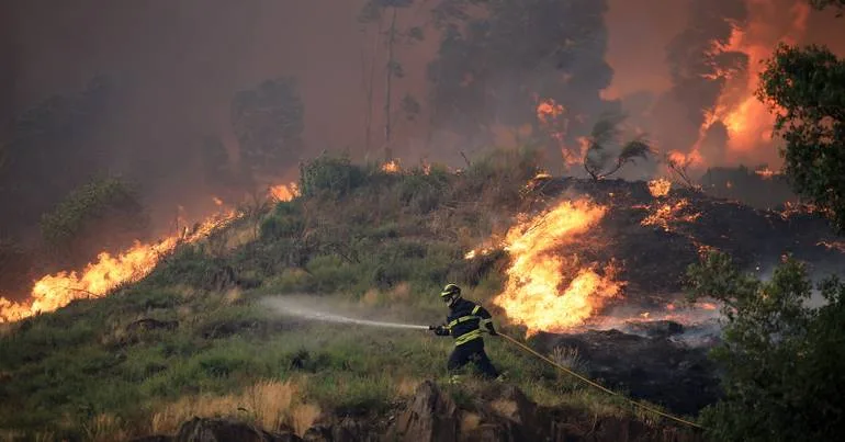 Três bombeiros feridos em Arouca estão em estado crítico