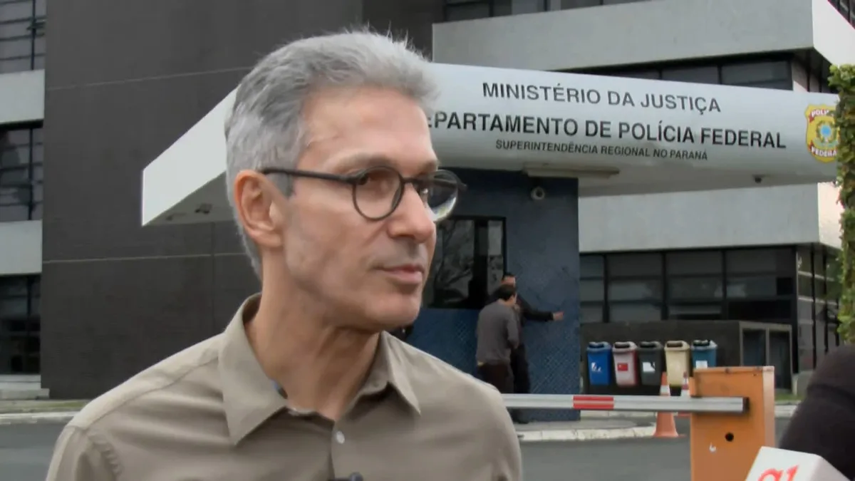 Em frente à Polícia Federal do Paraná, Zema relembra Lava Jato e faz discurso contra a corrupção