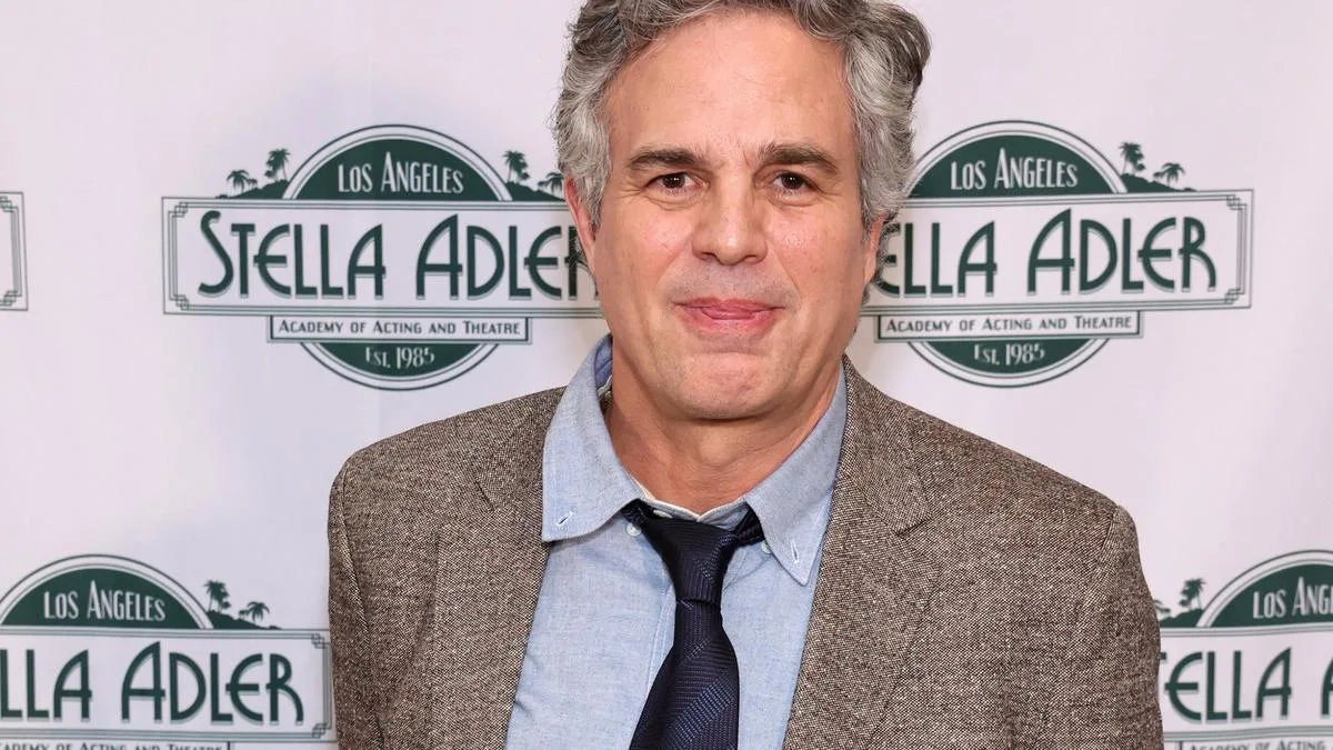 Hannah Einbinder defends Mark Ruffalo as Paramount ‘antisemitic’ row explodes