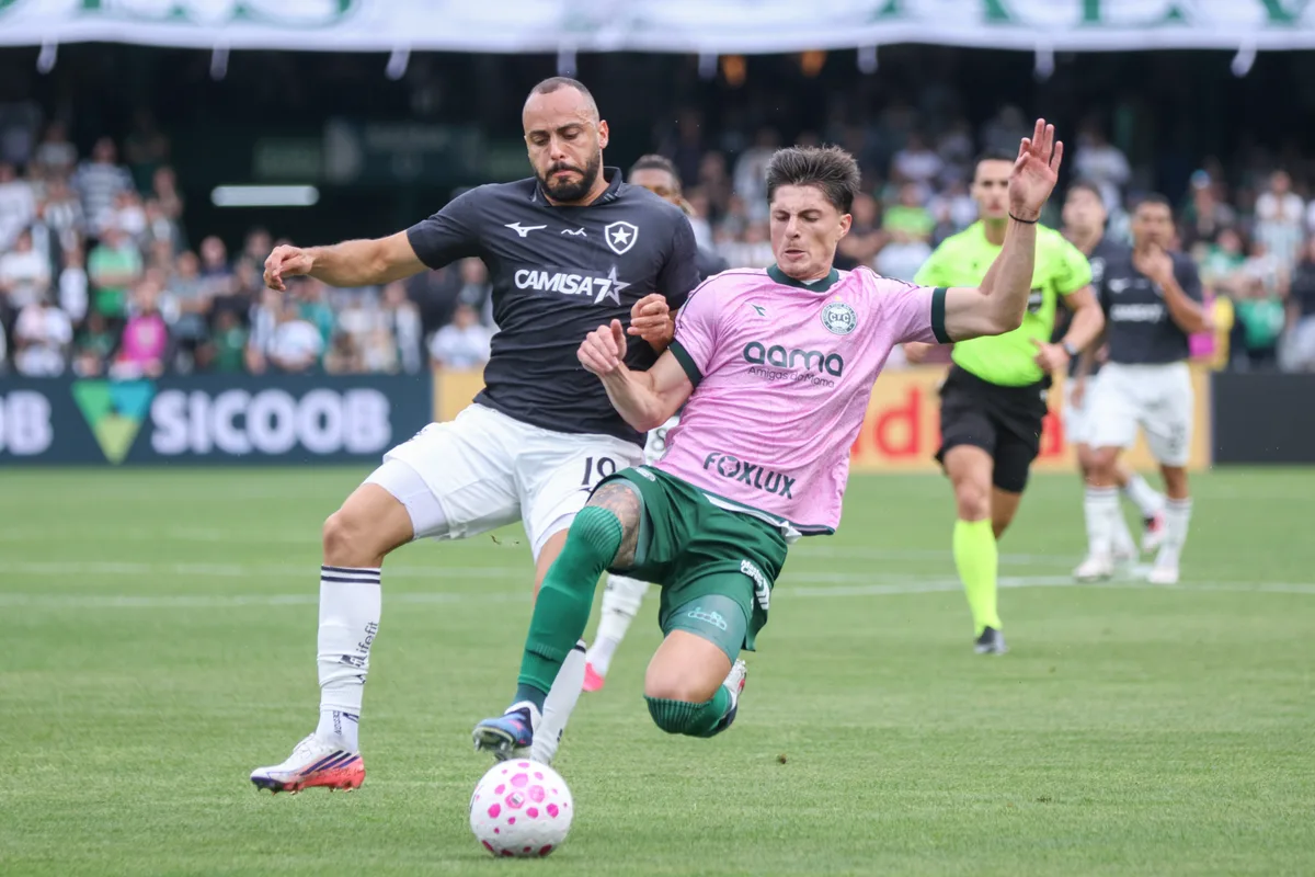Botafogo completará três meses sem gols de atacantes no Brasileirão