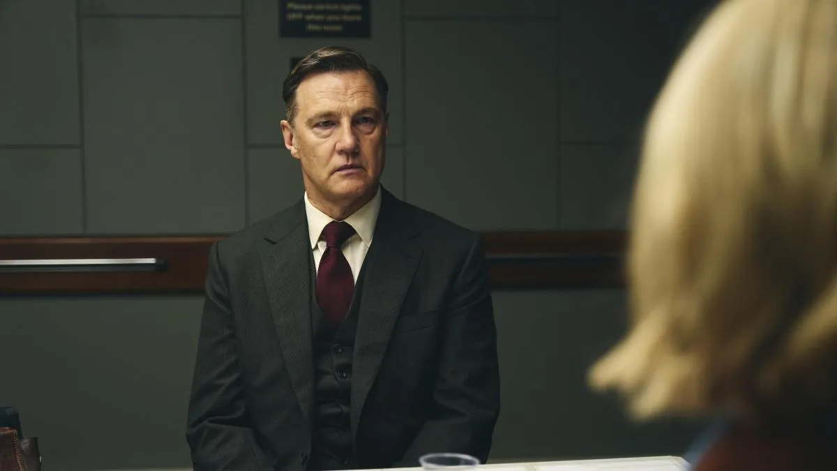 El marido que no parece sufrir por la desaparición de su esposa: el misterio del nuevo thriller ‘Gone’
