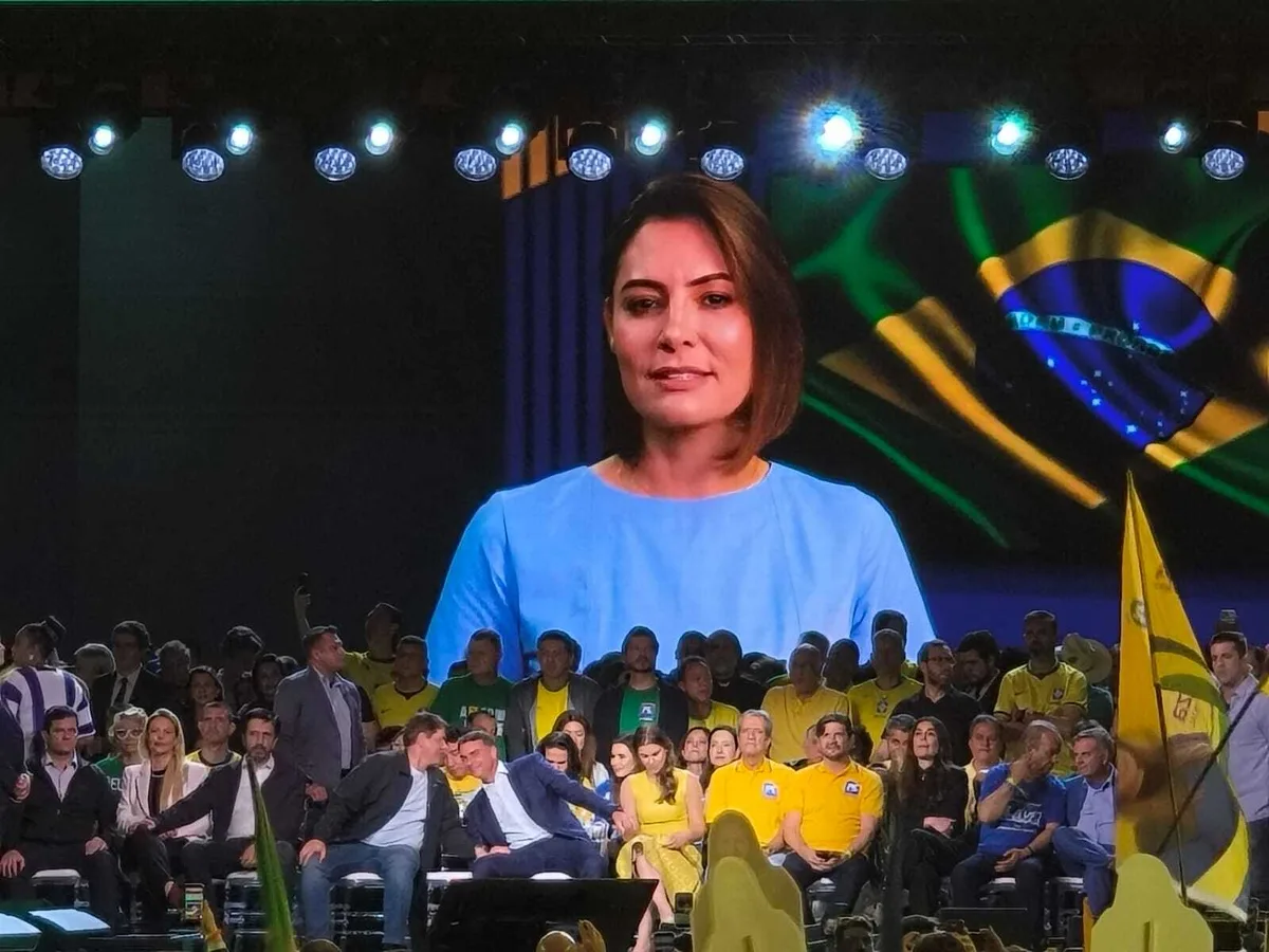 Michelle Bolsonaro lidera disputa pelo Senado no DF