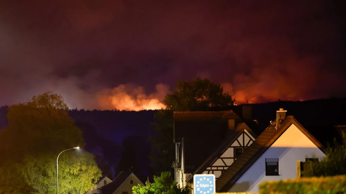 Großbrand in Naturschutzgebiet: Waldbrand im Hohen Venn: Lage stabil