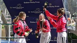 Saffie Osborne sobre Highwayman hace historia en el Betfred St Leger Stakes (Gr.1)