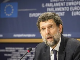 La Cour européenne des droits de l’homme ordonne la libération de l’opposant et mécène Osman Kavala détenu en Turquie