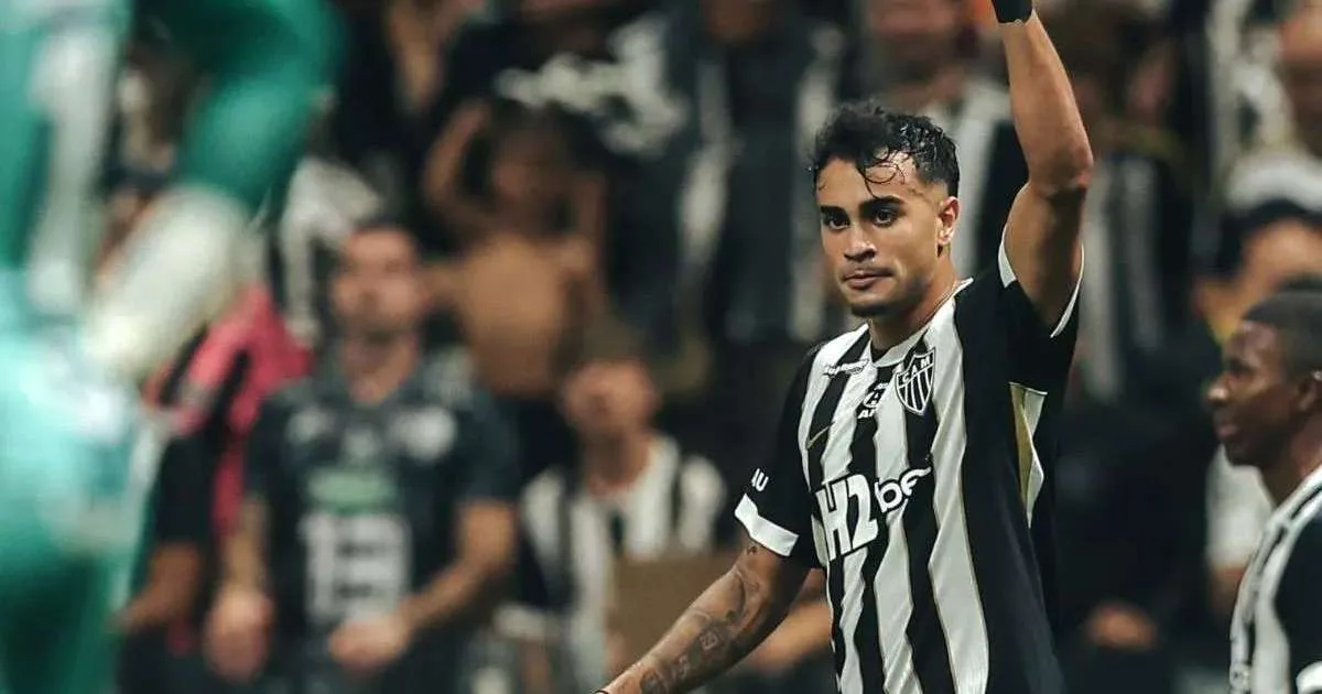 Atlético-MG supera o Vitória e ganha força na briga pela Libertadores