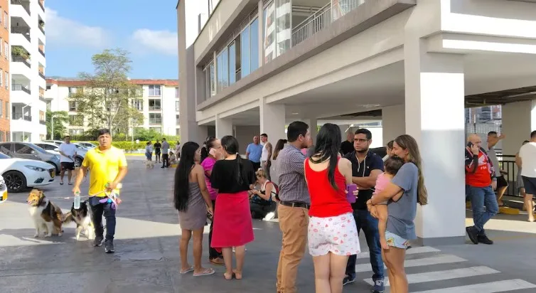 Alerta de sismo en Cali: evacuaron varios edificios y suspendieron rescates este #13Ago