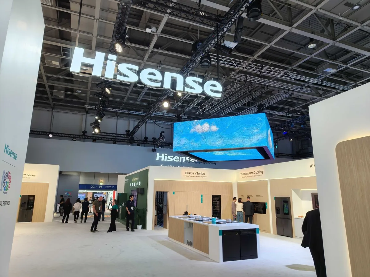 Hisense leva o V AIOS e a visão “Companion Living” à IFA 2026 e renova parceria com a UEFA até 2028