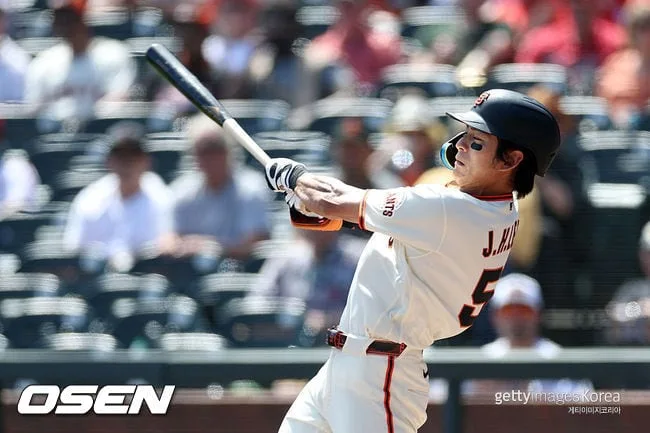 땅볼-땅볼-뜬공-땅볼-땅볼...5타수 무안타 이정후, 타율 .276 수직 낙하...송성문 대수비-SD는 7연승 [SF 리뷰]