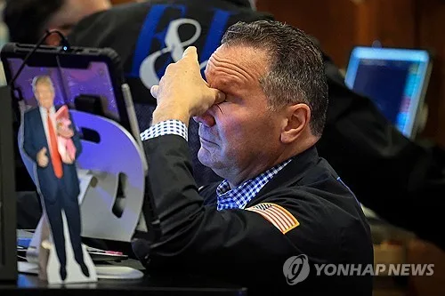 AI 경고등에 유가 급등까지…나스닥 2.2%↓
