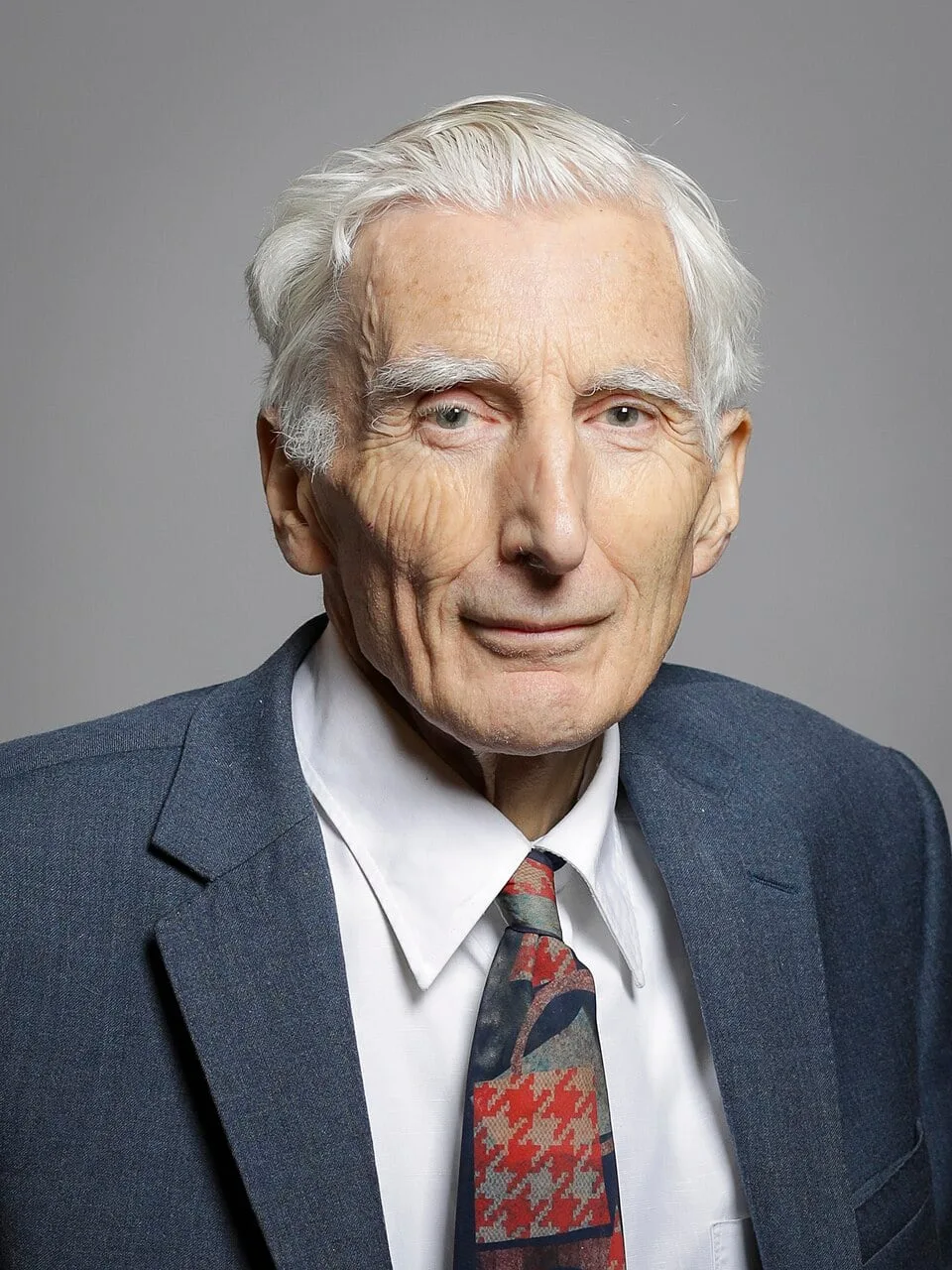 Martin Rees, astrónomo y profesor en Cambridge: “La probabilidad de que nuestra civilización sobreviva hasta el final de siglo no pasa del 50 por 100”
