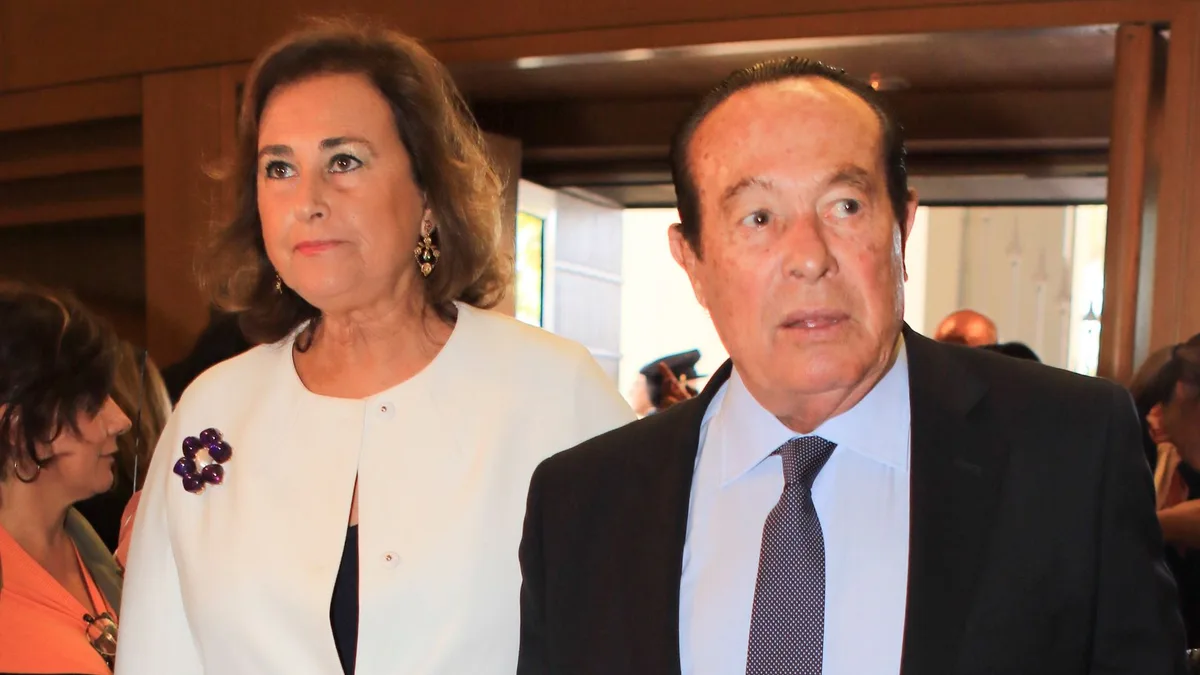 La familia que arropa a Curro Romero tras su ingreso: su mujer, Carmen Tello, 4 hijos políticos y una hija biológica