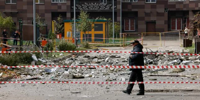 EN DIRECT, guerre en Ukraine : Zelensky revendique les attaques visant Moscou et sa région ; près de Kiev, quatre civils, dont trois enfants, ont été tués