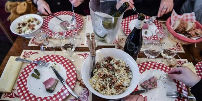 Le danger du « jet-lag alimentaire » : pourquoi manger à horaires irréguliers est mauvais pour la santé