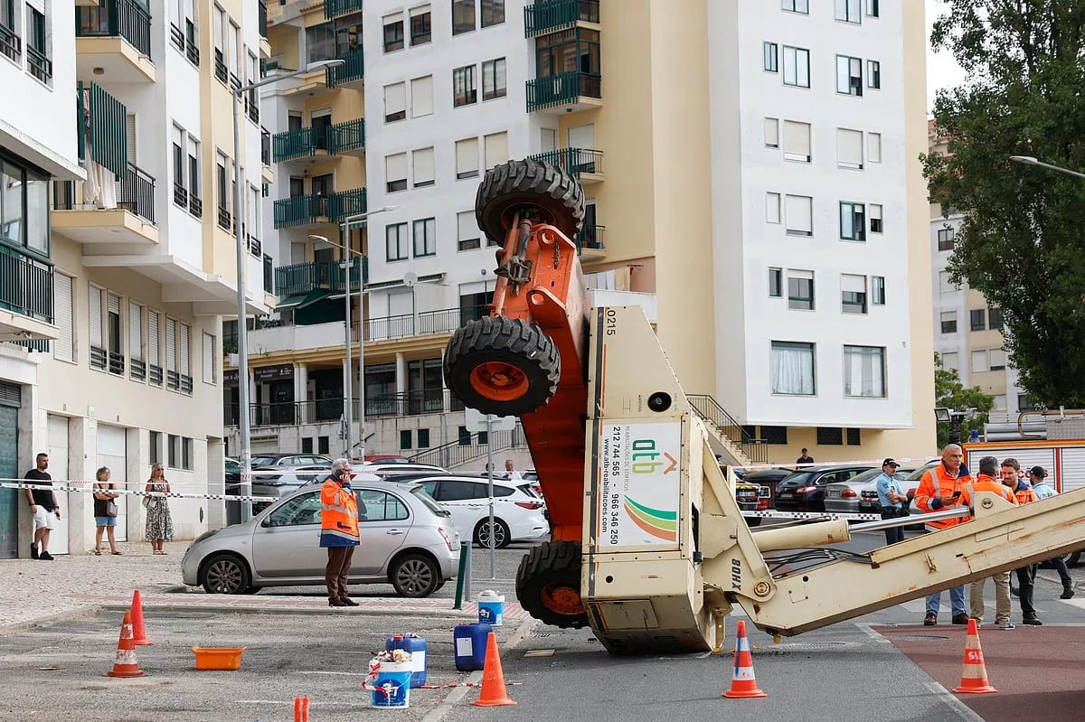 Trabalhadores que morreram em queda de grua eram brasileiros