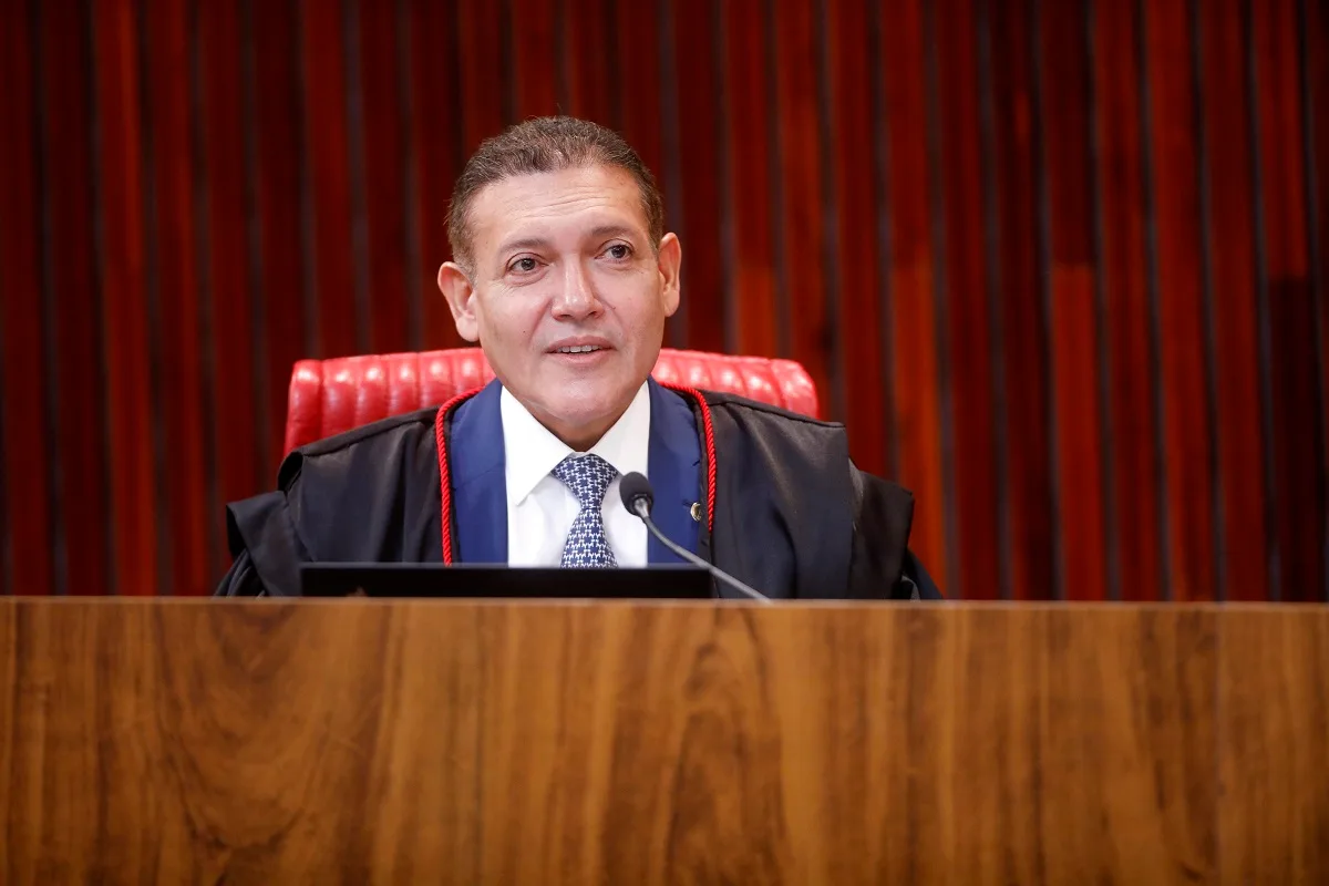Nunes Marques suspende processamento de filiações após Flávio ser registrado no Missão