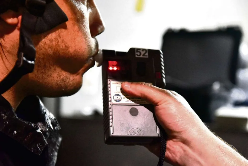 Por que motoristas recusam o bafômetro mesmo com punições?