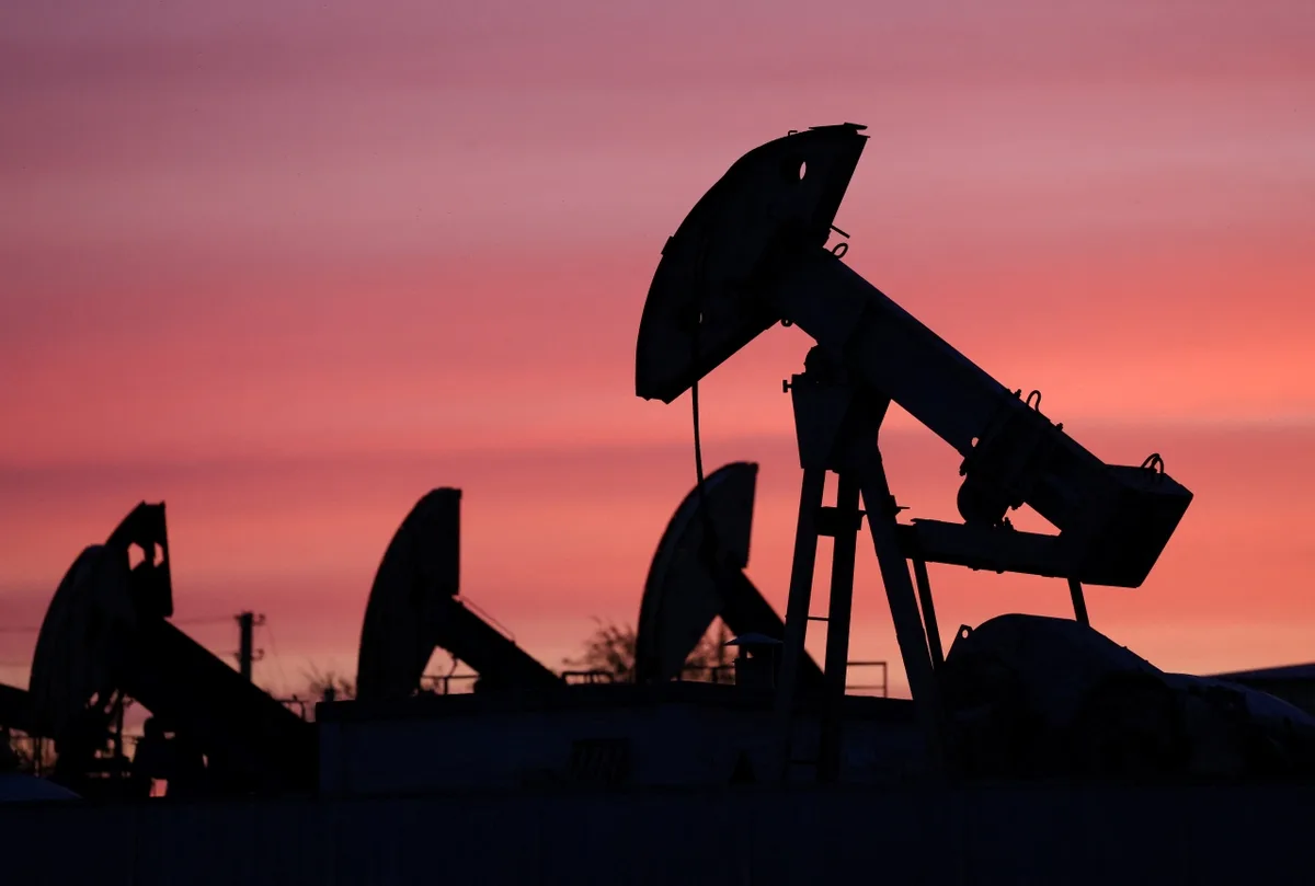 Petróleo recua enquanto investidores avaliam incertezas sobre ataques entre EUA e Irã