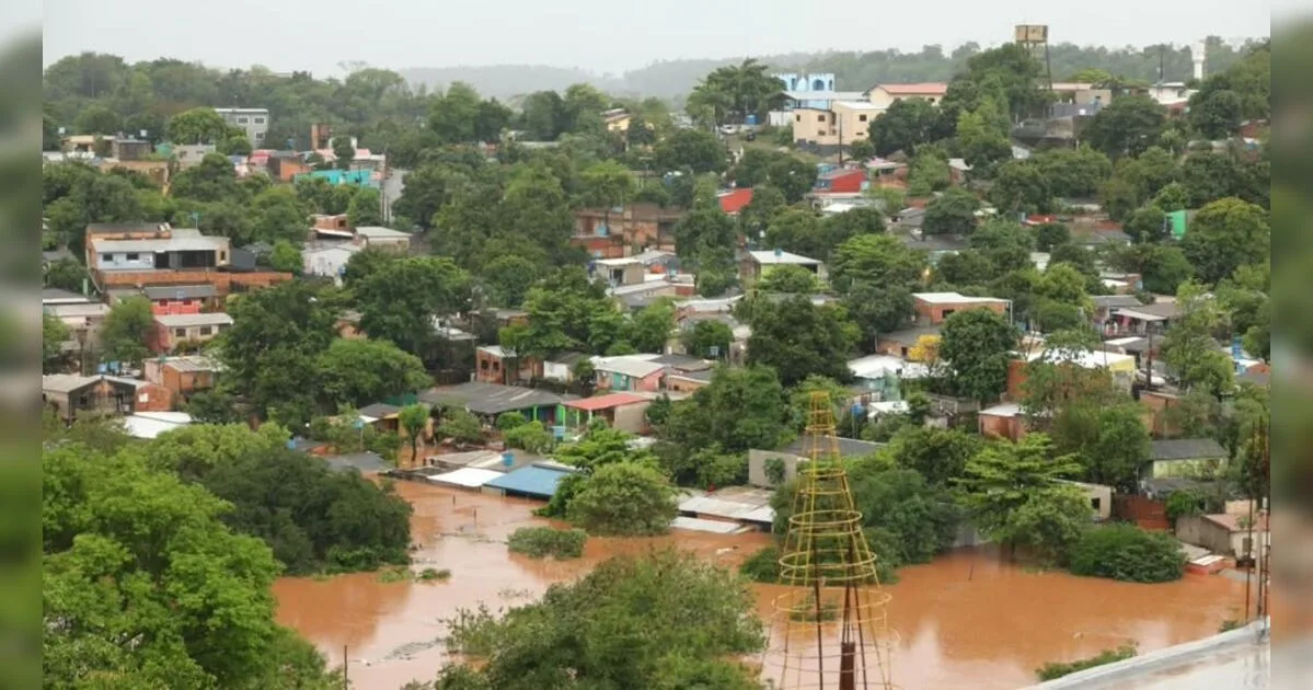 Cheia dos rios Paraná e Iguaçu desaloja famílias e inunda áreas na fronteira com o Paraguai