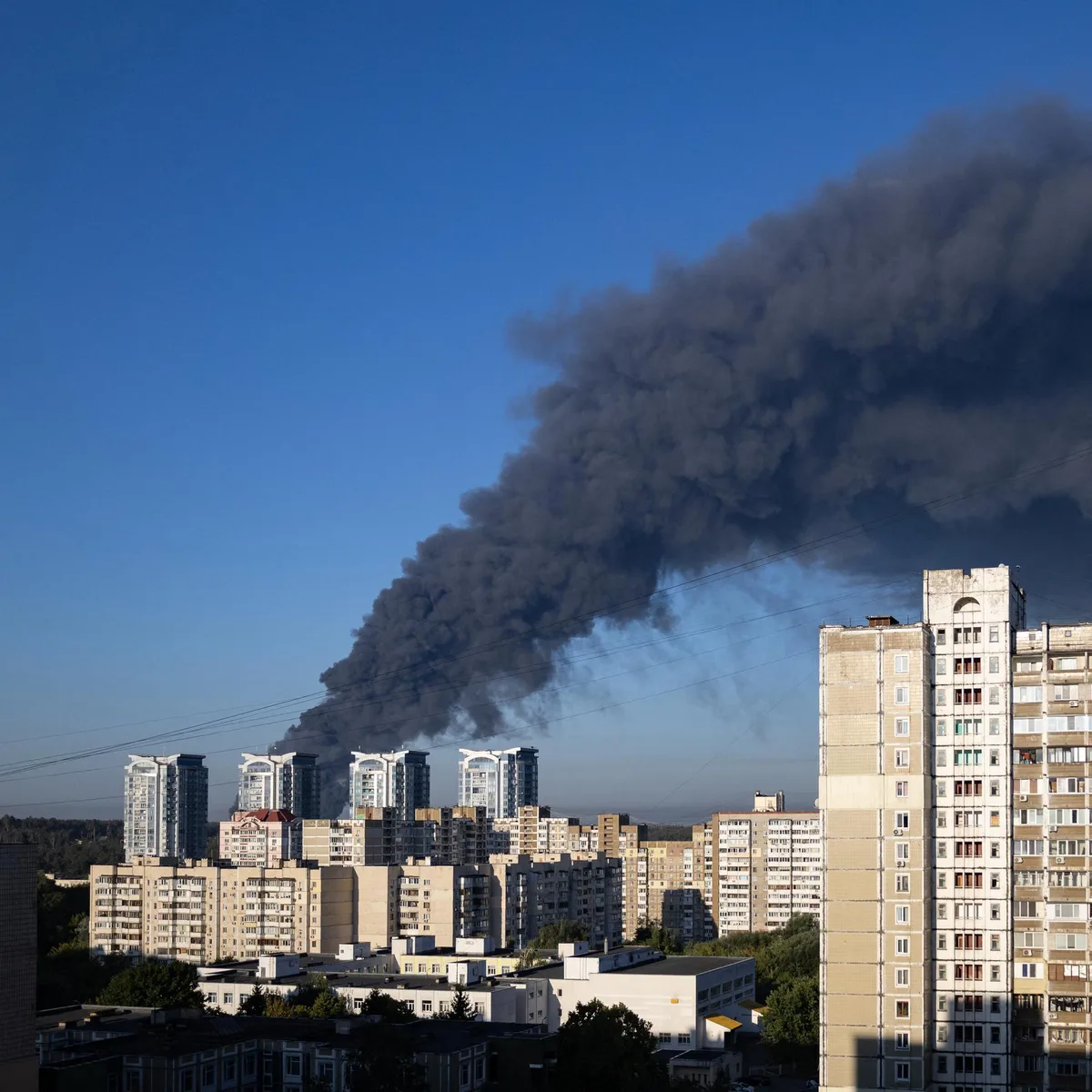 Ukraine-Krieg - Feuer in Ölraffinerie im Nordwesten Russlands nach Drohnen-Einschlag