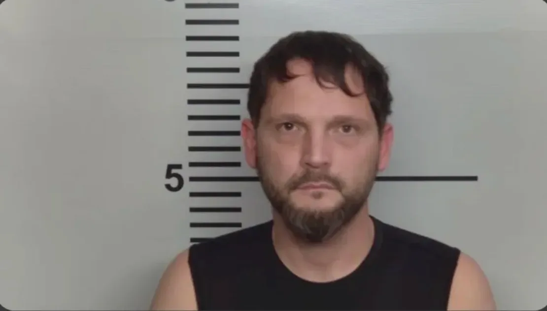 Capturan a un policía que rastreó a su exnovia unas dos mil veces con un sistema de cámaras en Kentucky