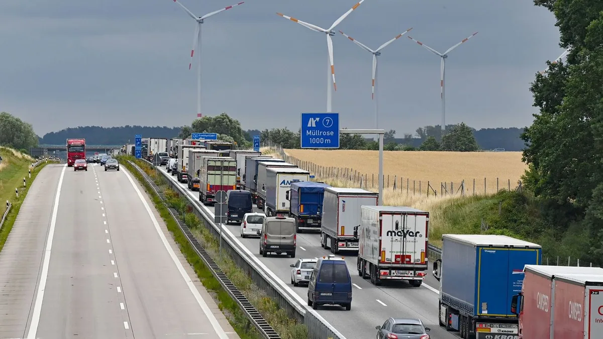 Geduld ist gefragt: ADAC warnt vor vollen Autobahnen zum Ferienende