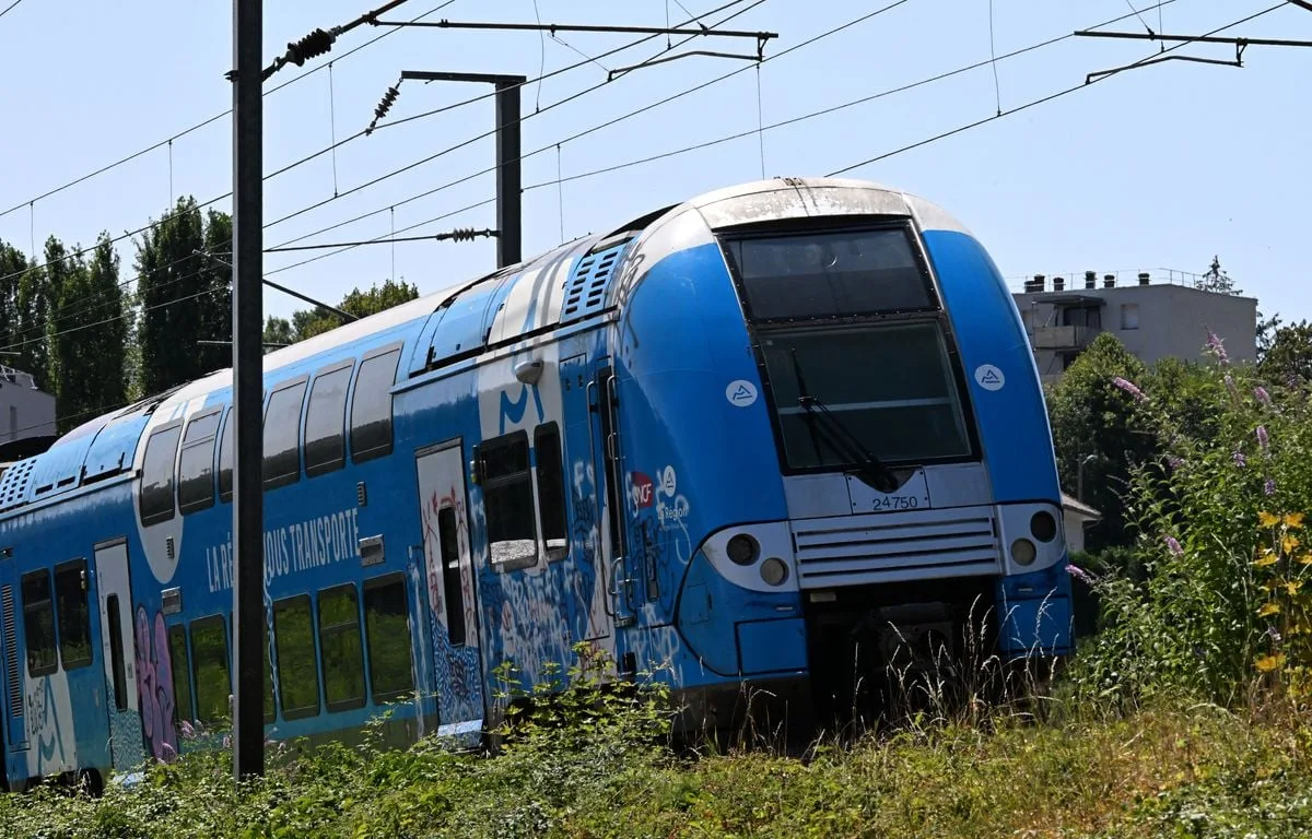 Un TER percute une voiture près de Toulouse, la conductrice en urgence absolue