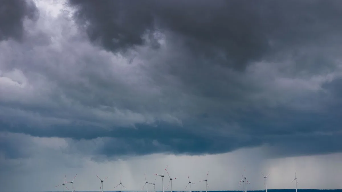 Wolken und Regen: Regnerisches Wetter in MV: Wie sich der Tag entwickelt