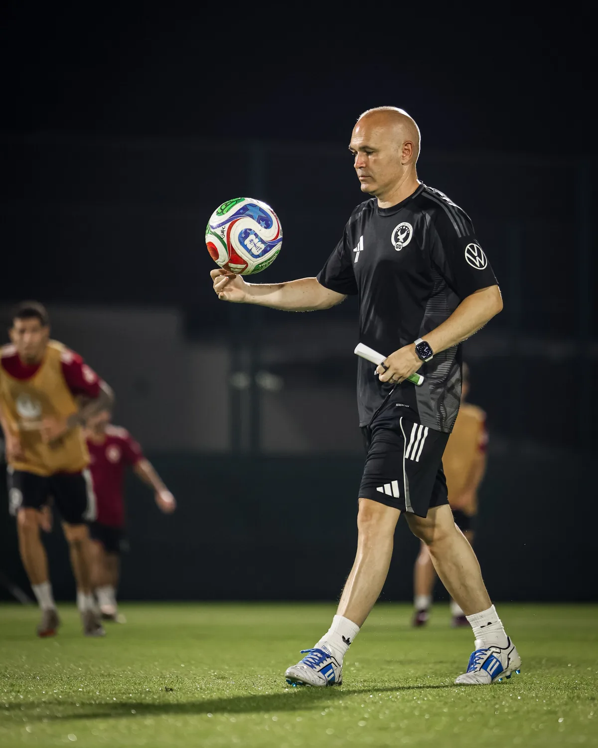 Iniesta debuta con derrota