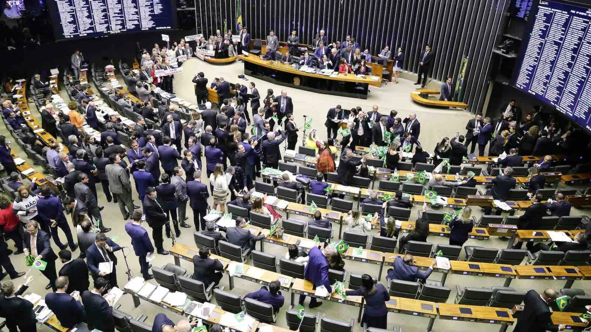 Partidos sacam calculadora e traçam estratégia para a Câmara dos Deputados