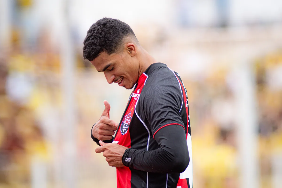 Artilheiro do Vitória na temporada, Renê esteve perto de defender o Corinthians no início do ano