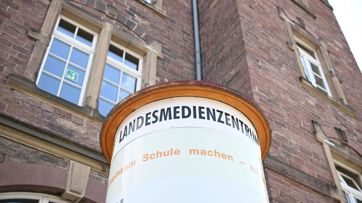 Wechsel an Spitze: Nach Skandal: Chef des Landesmedienzentrums räumt Posten