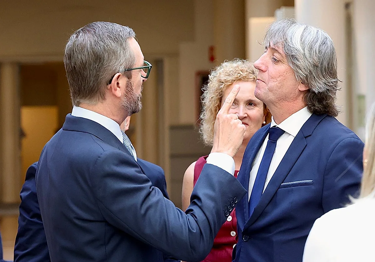 Javier Iglesias y Javier Maroto (PP) y Clara Martín (PSOE) toman posesión como nuevos senadores autonómicos