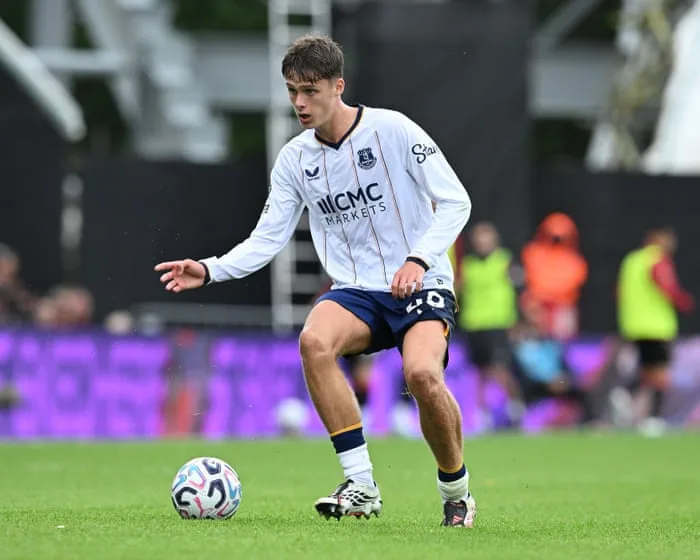 Transfer roundup: Moyes wants to keep Armstrong while Forest agree Muñoz deal