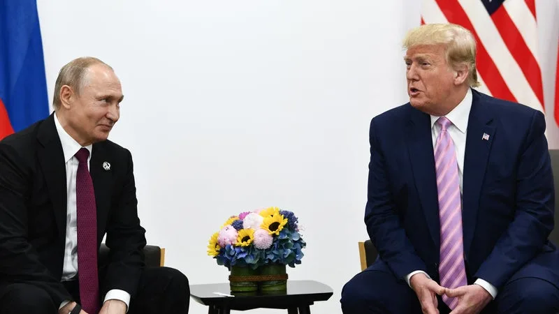 Donald Trump invite Vladimir Poutine au sommet du G20, le Kremlin "étudie" l'invitation