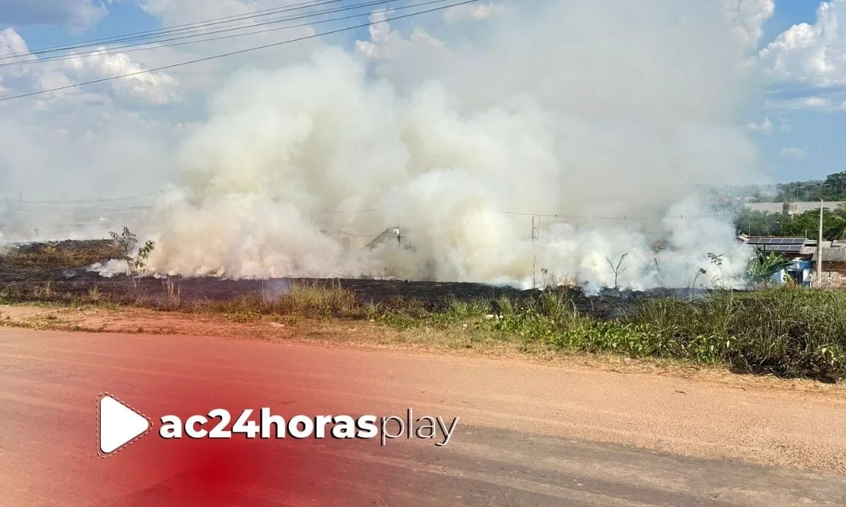 Incêndio atinge bairro Ilson Ribeiro e fumaça dificulta acesso de moradores