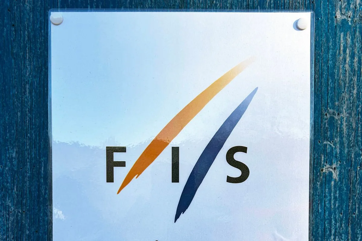 FIS изменила условие получения нейтрального статуса для россиян и белорусов