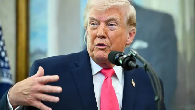Juíza bloqueia tentativa de Trump de limitar cidadania por nascimento